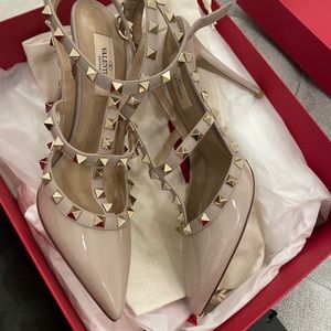 Valentino rockstud patent leather pumps nude